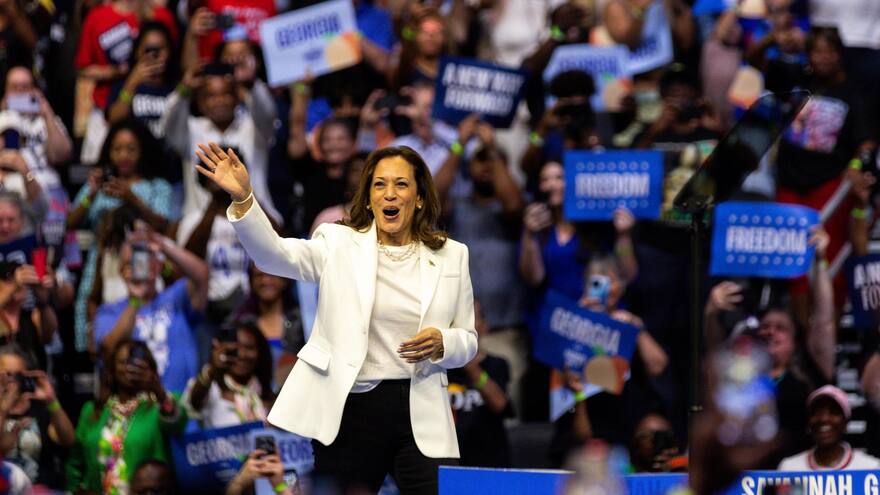 Kamala Harris tiene estrecha ventaja sobre Trump, según sondeo del WSJ