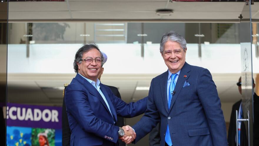 Petro insiste en troncal de energías limpias desde la Patagonia hasta Alaska