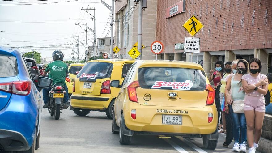 Acuerdo entre AMB y empresas de taxis para evitar abusos en tarifas