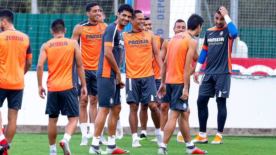 Primer entrenamiento de Carlos Bacca tras firmar continuidad en el Villarreal