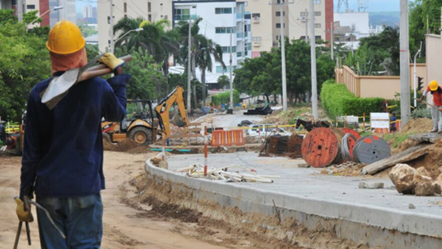 Cambios en vías, en 9 rutas de buses y el Transmetro por trabajos en 51B
