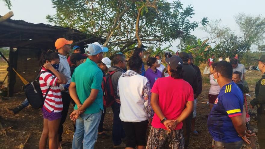 Desalojan a familias que invadieron el humedal de Berlín, en Montería