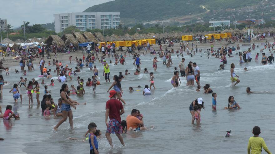 Puente festivo con playas copadas pese a restricciones