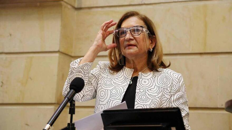Procuradora explica su posición sobre castigos y pérdida de patria potestad