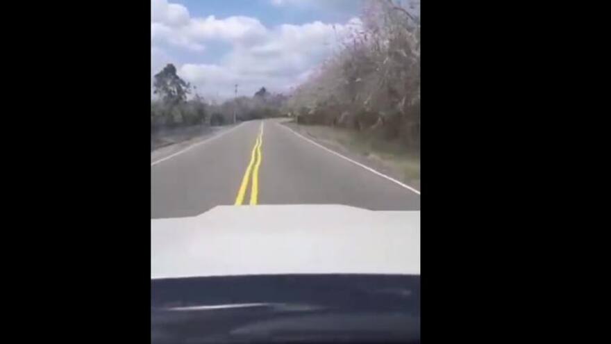 Contratista pintó línea amarilla central en 'zig zag' en los Montes de María