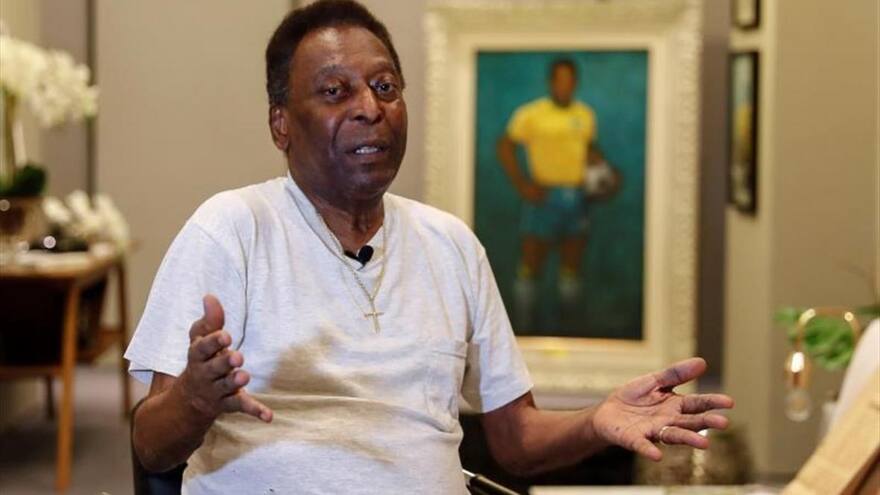 Pelé es operado de un tumor en el colon y asegura que está 'muy bien'