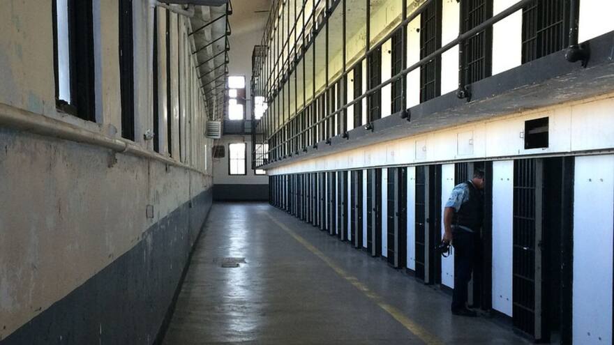 Detienen en España a una exjueza argentina implicada en una red de adopciones irregulares