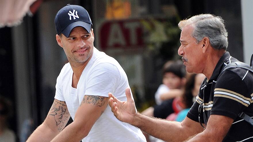 Ricky Martin revela que su padre lo animó a contar que era homosexual