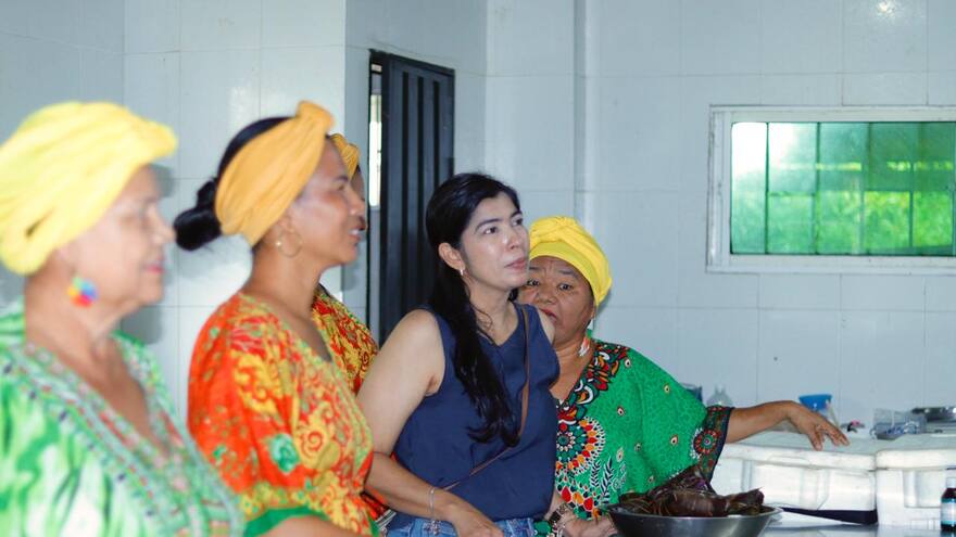 Lanzan estrategia para apoyar a hacedoras del pastel de Pital de Megua