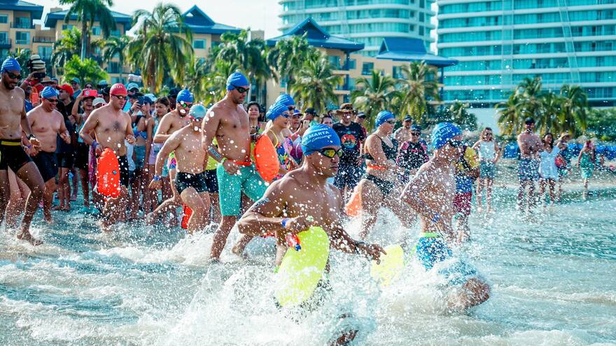 Santa Marta recibe el Open Swimmers 2024, competencia de natación en aguas abiertas