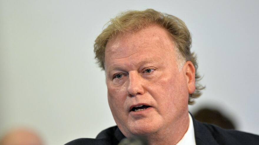 Hallan muerto a diputado estadounidense acusado de abusos sexuales