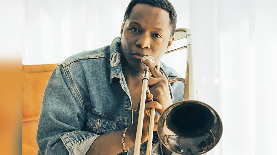 Mauro Castillo estrena su álbum Inteligencia Artificial