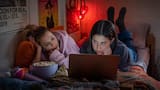 Roommates, protagonizada por la hija de Adam Sandler, se posiciona entre lo más visto de Netflix