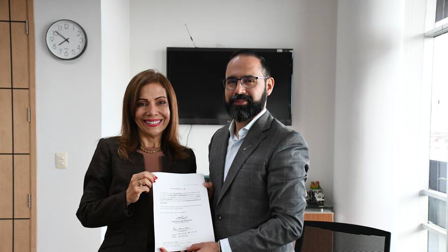 Fanny Guerrero se posesiona como experta comisionada de la Creg