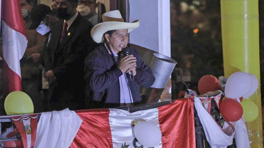 Con el 100% de actas electorales procesadas, Castillo lidera en Perú