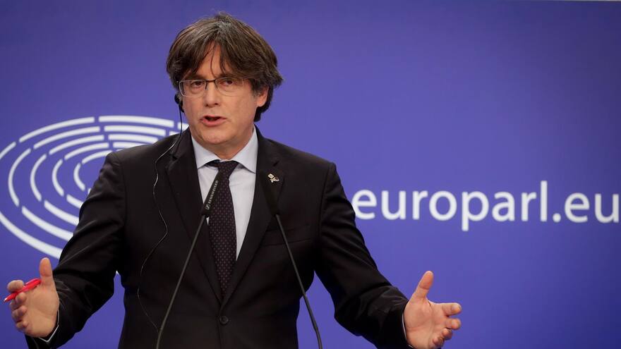 Detienen al expresidente catalán Carles Puigdemont en Italia