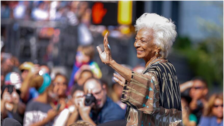 Falleció Nichelle Nichols, la actriz que encarnó a Nyota Uhura de 'Star Trek'