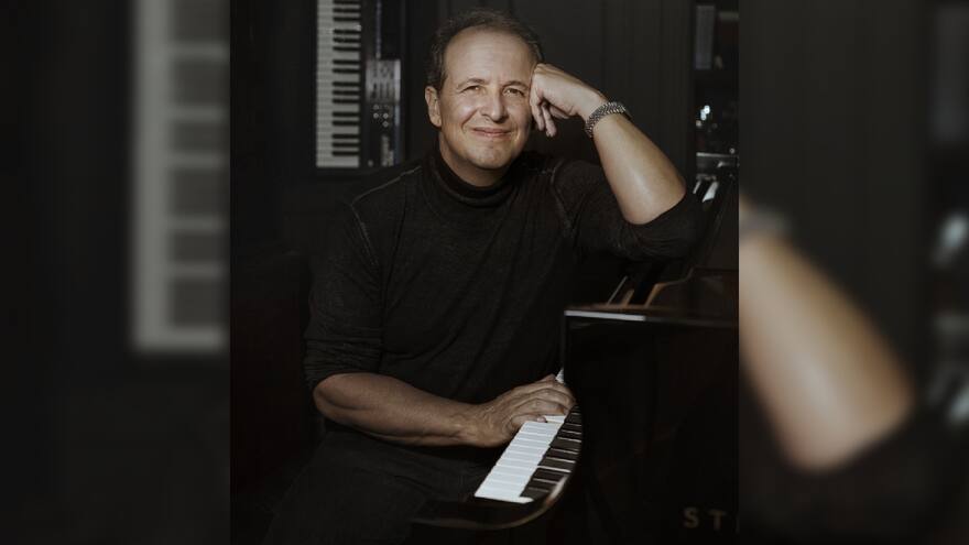 'Es un momento privilegiado para la música colombiana': Julio Reyes