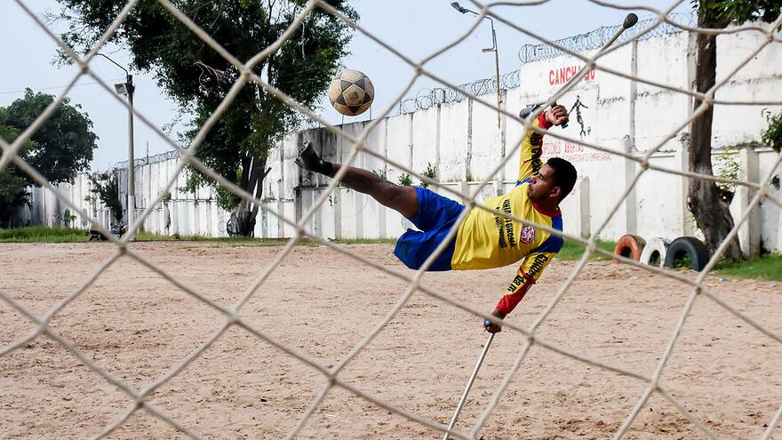 El romperredes del fútbol de amputados