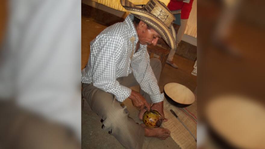 José Galé, el alfarero del totumo