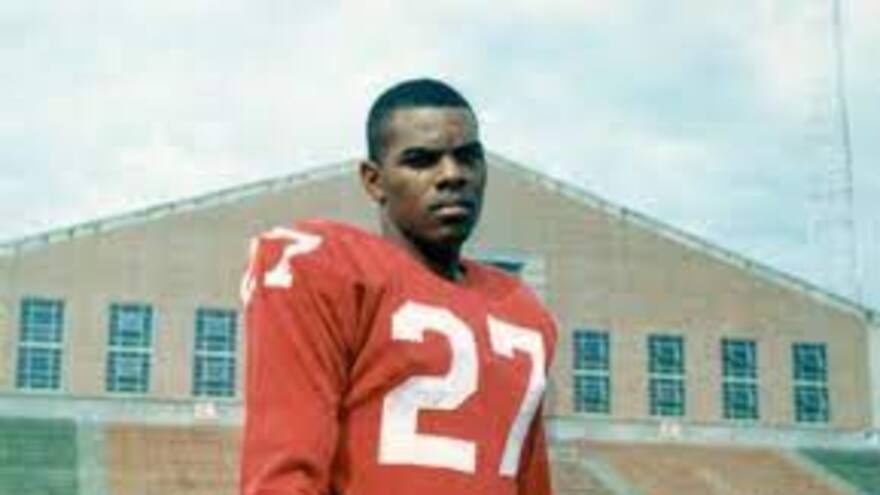 NFL: Marlin Briscoe, primer mariscal de campo negro, muere a los 76 años
