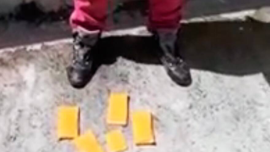 En video | Capturan en Luruaco a hombre que transportaba droga en sus zapatos