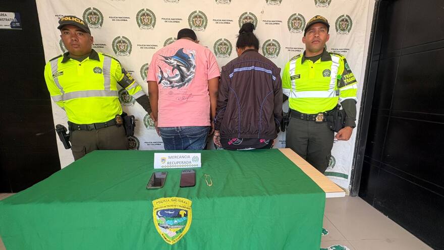 En vías de Bolívar capturaron a una pareja que hurtó celulares y prendas de oro