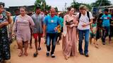 El encuentro de Angelina Jolie con migrantes venezolanos en Riohacha