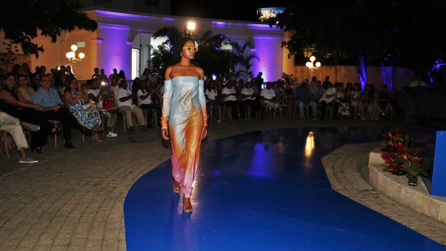 Costureras de Puerto Badel confeccionan con ‘Propósito’