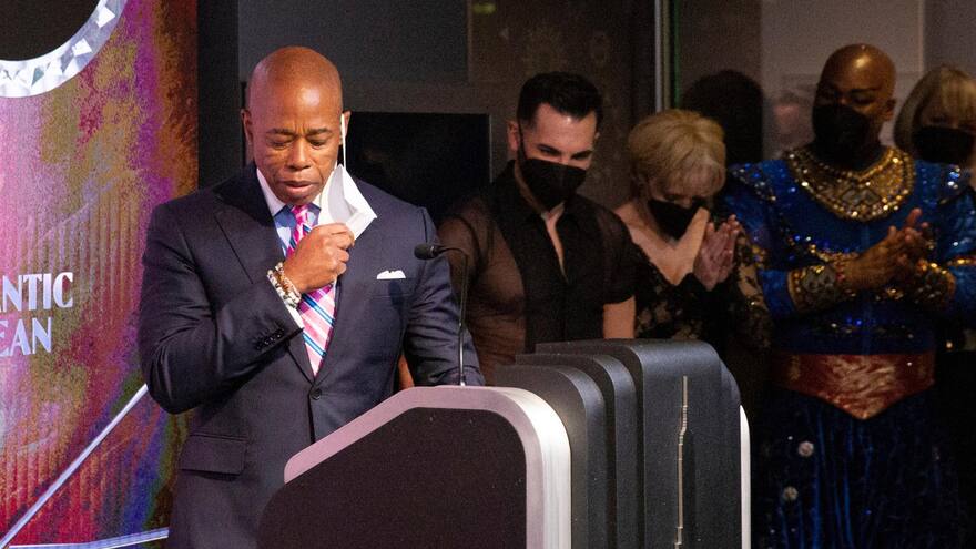 Despiden a 1.430 empleados que se negaron a vacunarse en New York, Estados Unidos