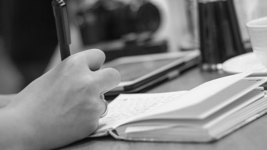 Joven autor de ‘El monstruo de mi cuarto’ habla sobre el estremecedor relato