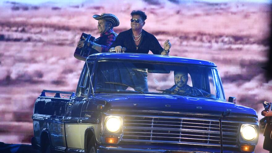 Amazon Music estrena Pal Mundo con vallenatos de Escalona interpretados por Carlos Vives