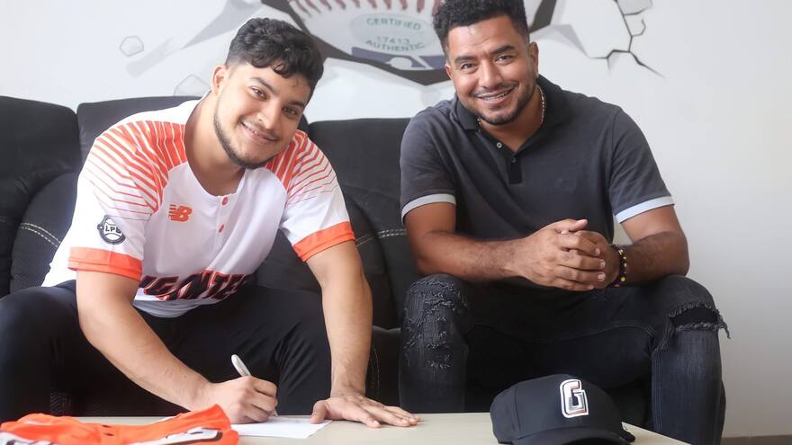 Francisco Acuña y Santiago Flórez se unen a Gigantes