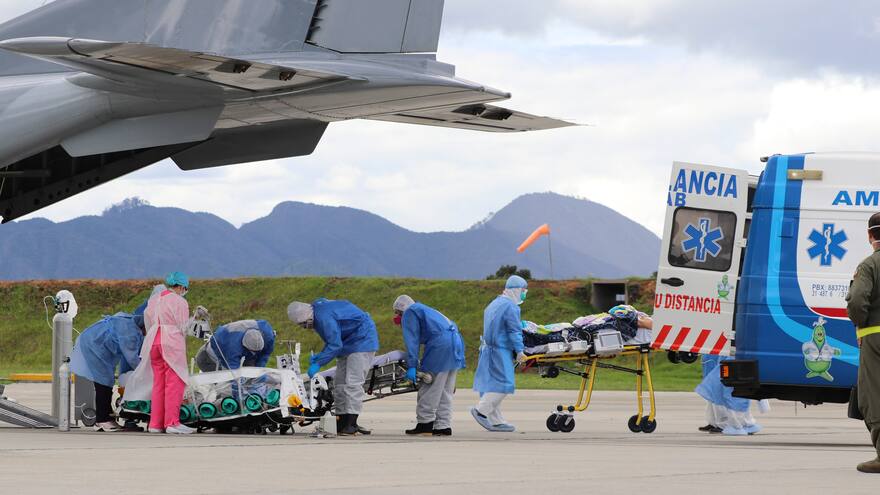 Fuerza Aérea Colombiana traslada pacientes covid