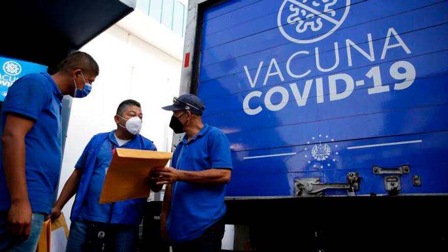 OMS pide a los países más ricos que donen dosis en vez de vacunar a sus niños