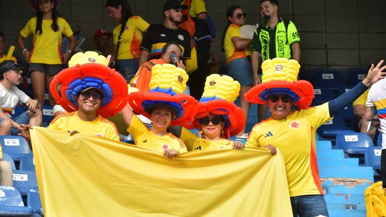 Ambiente por el partido Colombia Vs. Bolivia