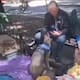 Este famoso actor vive en condición de calle con sus mascotas: “Perdió su trabajo y busca albergue”