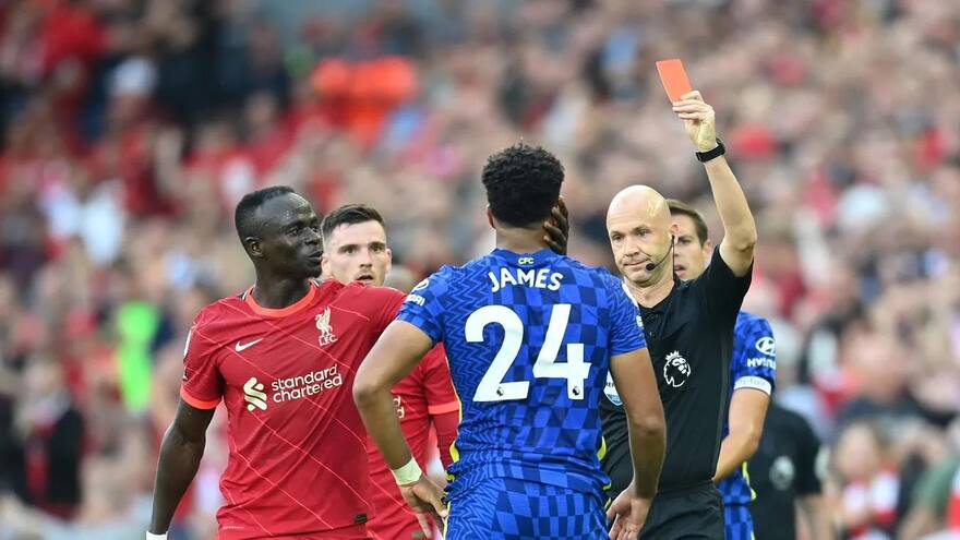 El Chelsea sobrevive en Anfield