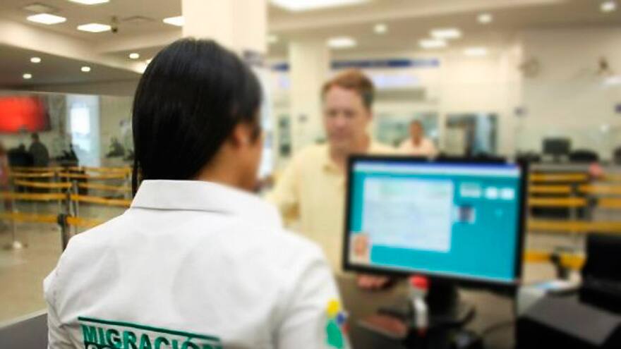 Migración automática, clave para evitar filas al salir o al entrar al país