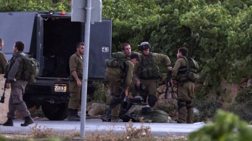 Israel detiene a 240 personas en hospital de Gaza, incluido su director