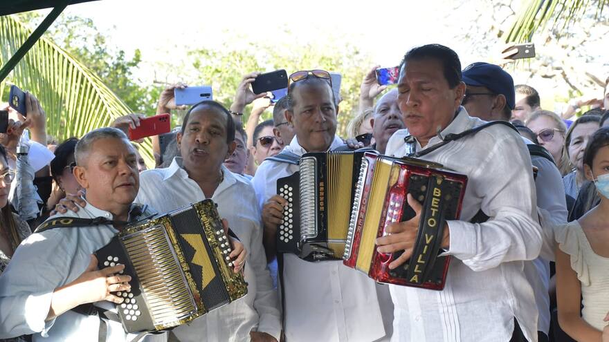 Así despiden los músicos vallenatos a Adolfo Pacheco