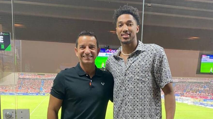 Un jugador de la NBA estuvo en el partido Junior-Santa Fe