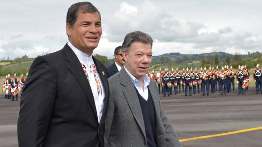 Santos se registra como candidato y se niega a inaugurar el puente Rumichaca