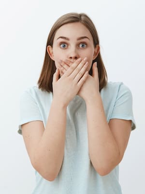 Chistes verdes, perder la silla | Columna de Enrique Dávila