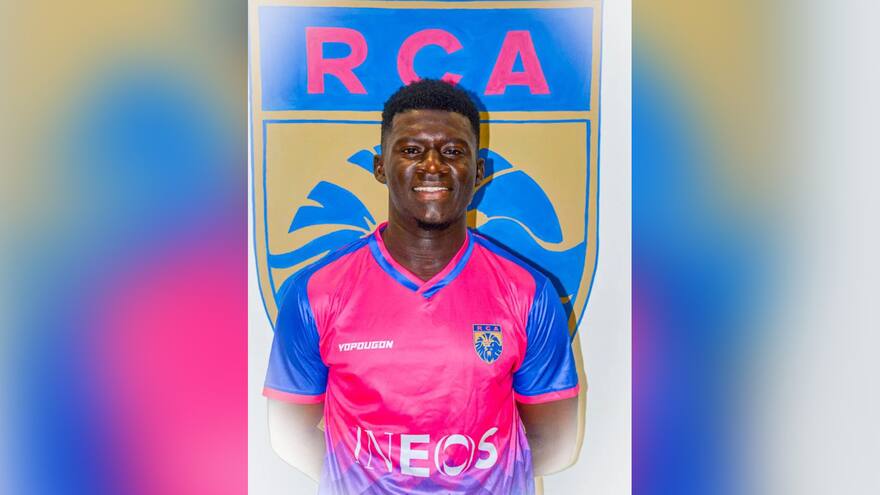 Joven murió en el campo de juego al desplomarse de manera súbita durante partido de fútbol