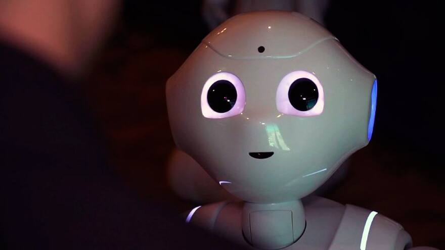 Conozca a Pepper, el robot capaz de interpretar una sonrisa o fruncir el ceño