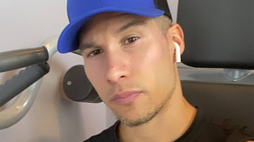 Mamá de Chyno Miranda acusa a la novia del cantante de Chino y Nacho, Astrid Falcón, de suministrarle droga