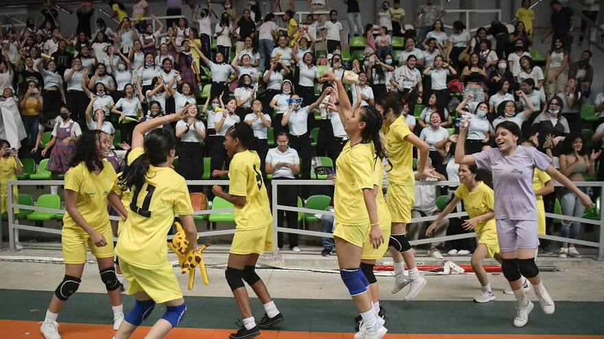 La I.E.D María Inmaculada arrasó en balonmano
