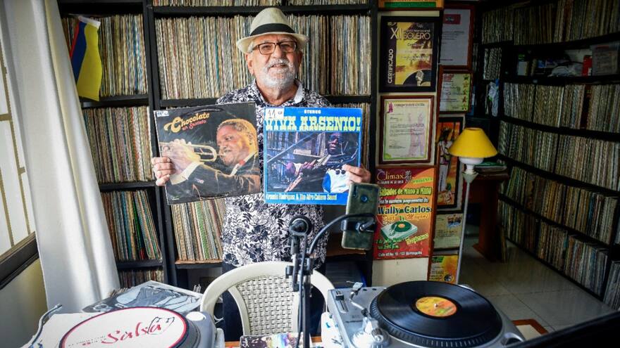 El Profesor de la Salsa, entre los números y la música