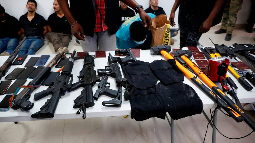 Exmiliatres colombianos fueron contratados para seguridad del médico Sannon